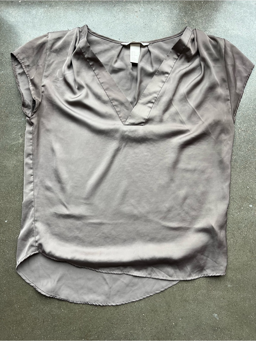 H&M Gray V-Neck Silky Short Sleeve Blouse